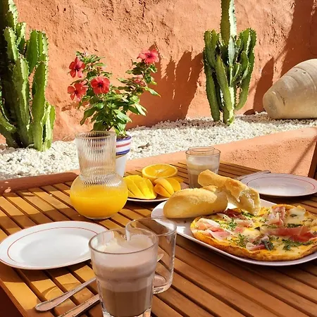Bed & Breakfast Encanto Canillas de Aceituno