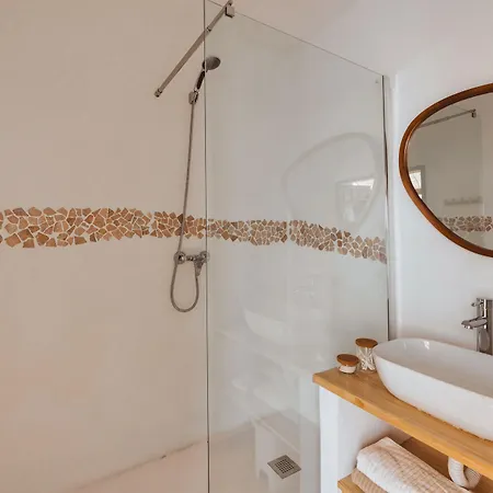 Encanto Bed & Breakfast 4*
