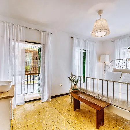 Encanto Bed & Breakfast